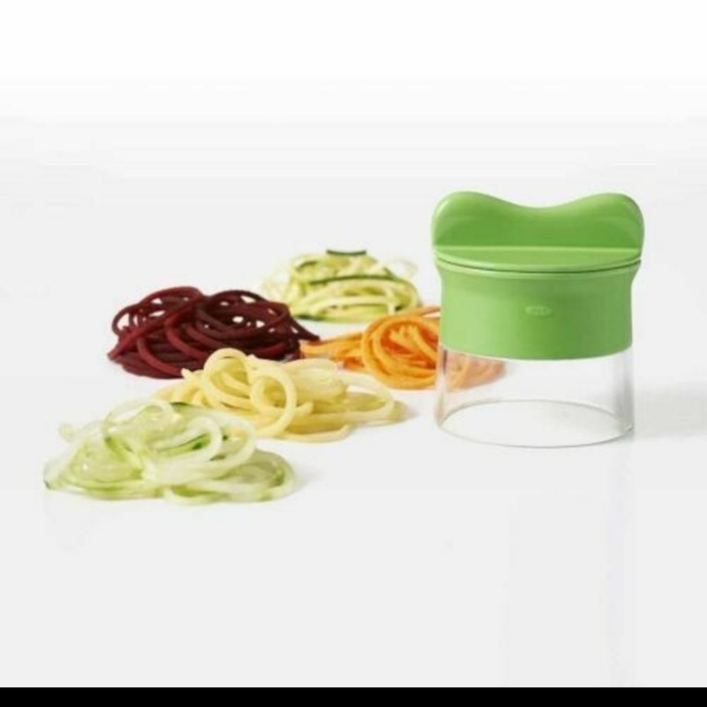 NEW OXO Good Grips Hand Held Spiralizer Curly Vegetable Noodles Dishwasher Safe - Picture 5 of 6